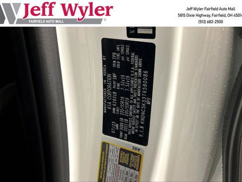 New 2026 Kia Carnival EX FWD image 21