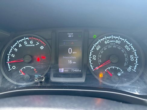 Used 2018 Toyota Tacoma SR w/ SR Convenience Package image 17