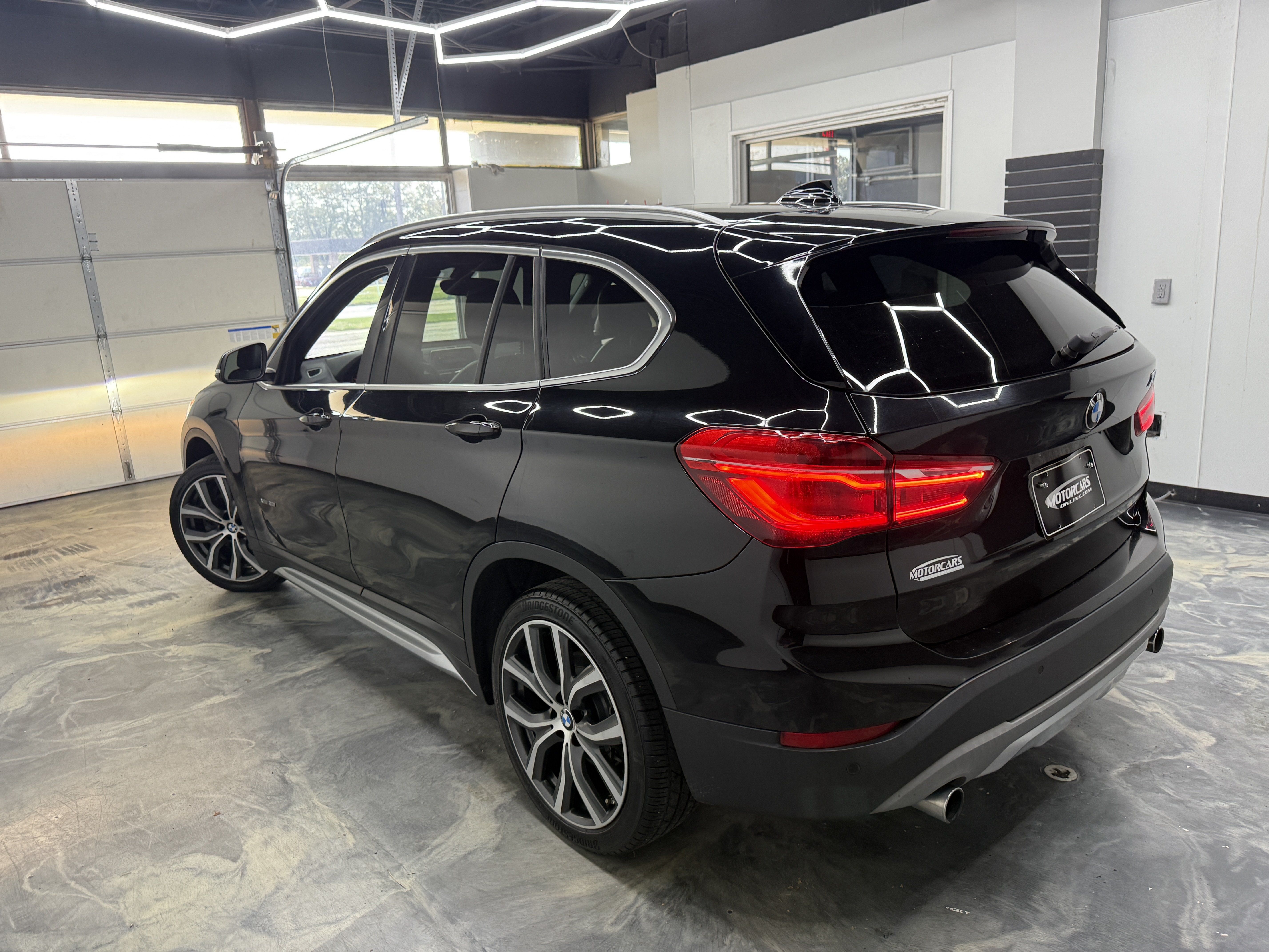Used 2017 BMW X1 xDrive28i AWD/4WD image 3