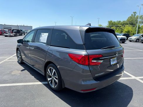 Used 2024 Honda Odyssey Touring image 4