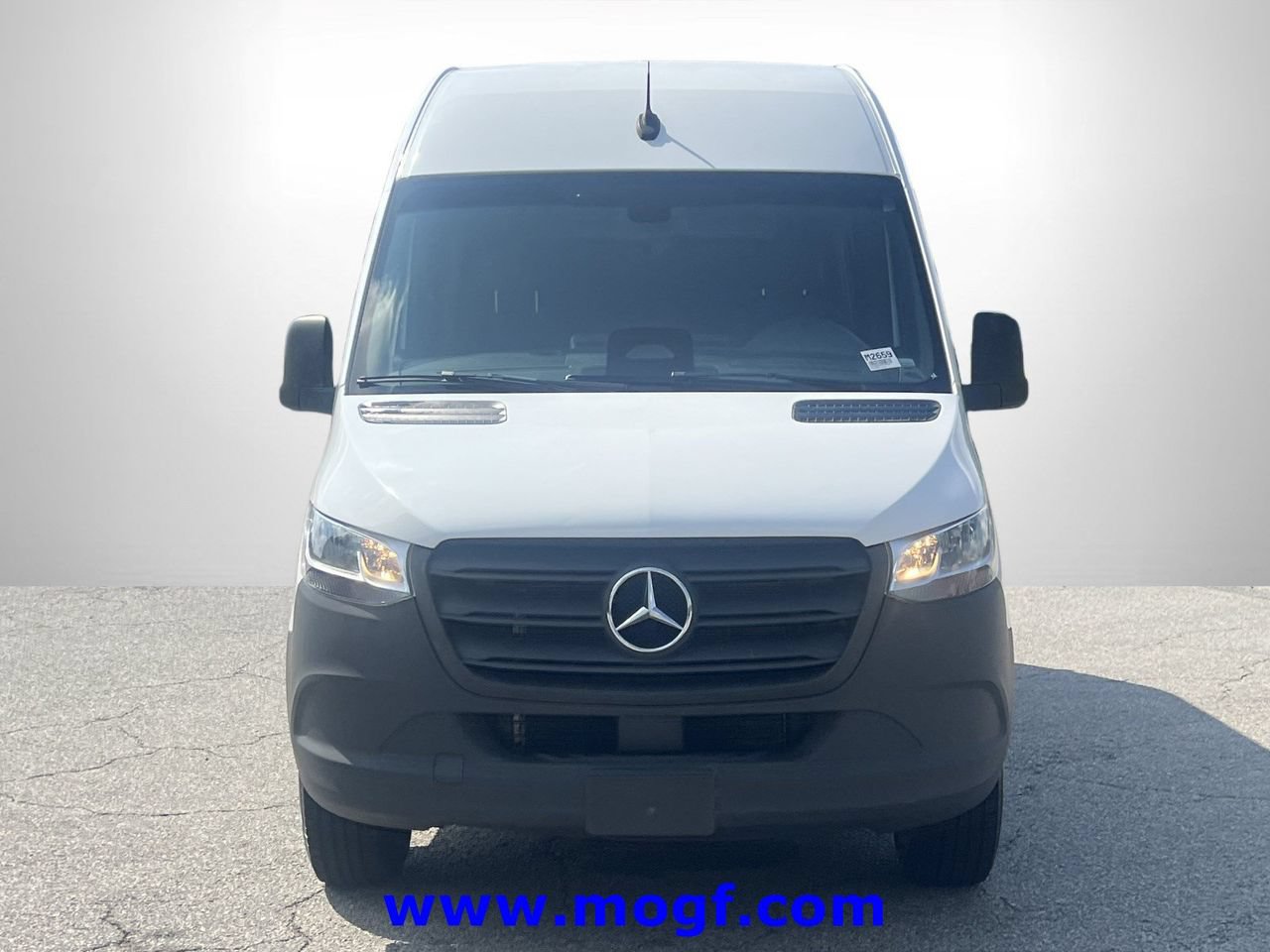 Used 2025 Mercedes-Benz Sprinter 2500 image 25