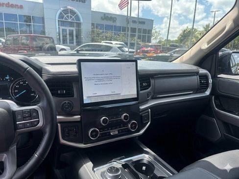 Used 2023 Ford Expedition Max XLT RWD image 5