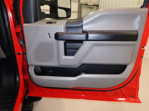 Certified 2017 Ford F550 4x4 Regular Cab Super Duty image 14