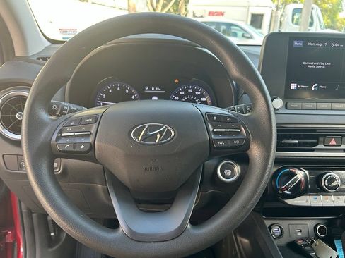Used 2023 Hyundai Kona SEL AWD/4WD image 18