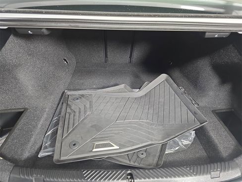 Used 2025 BMW 530i xDrive w/ Premium Package image 13