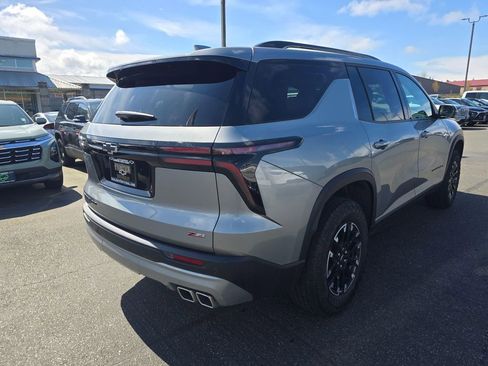 Used 2025 Chevrolet Traverse Z71 w/ LPO, Floor Liner Package AWD/4WD image 3