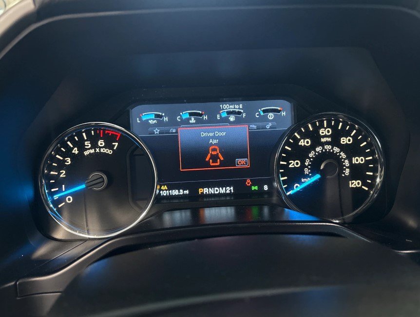 Used 2016 Ford F150 Lariat w/ Equipment Group 502A Luxury AWD/4WD image 6