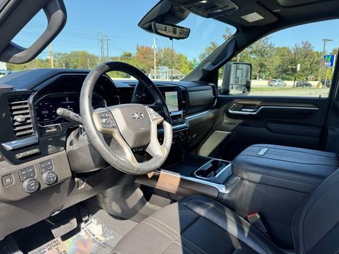 Used 2024 Chevrolet Silverado 3500 High Country w/ High Country Premium Package image 14