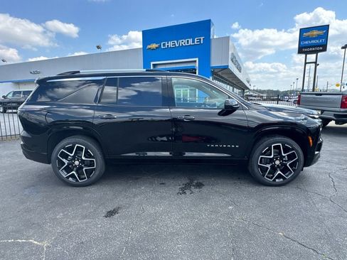 New 2026 Chevrolet Traverse High Country w/ LPO, Floor Liner Package FWD image 5