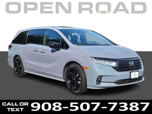 Certified 2023 Honda Odyssey Sport image 1