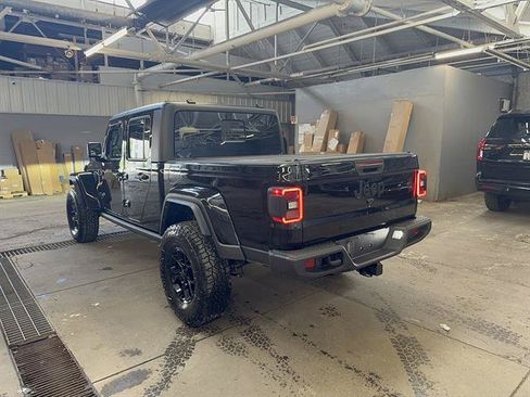 Used 2024 Jeep Gladiator Sport AWD/4WD image 3