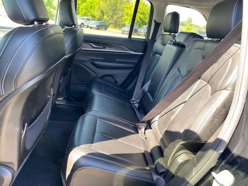 Used 2023 Jeep Grand Cherokee Limited AWD/4WD image 20