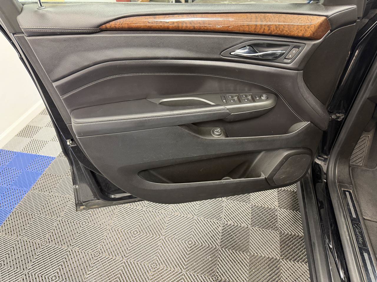 Used 2012 Cadillac SRX Premium FWD image 5