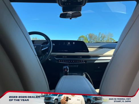 Used 2024 Cadillac XT4 Luxury image 15