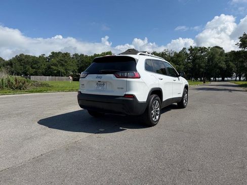 Used 2019 Jeep Cherokee Latitude Plus w/ Cold Weather Group AWD/4WD image 5