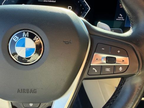 Used 2023 BMW 330i Sedan w/ Premium Package image 19