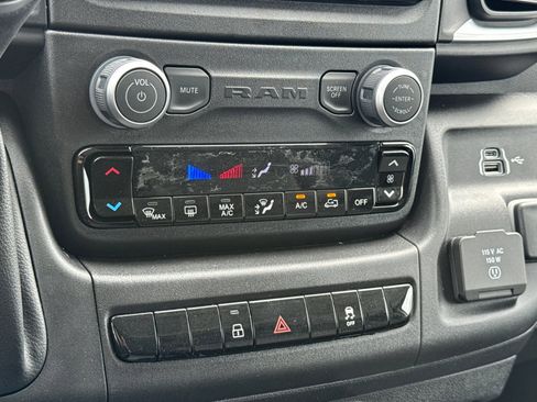 New 2026 RAM ProMaster 2500 w/ Quick Order Package 22G SLT image 18