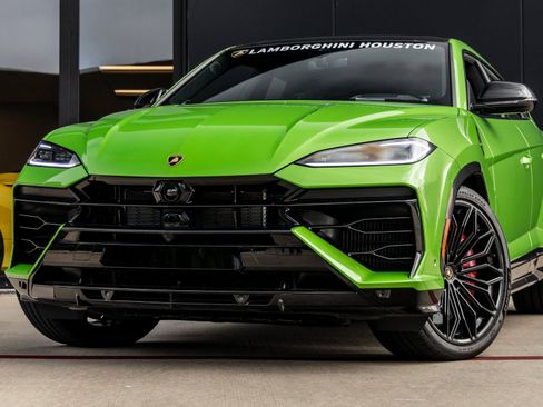 Used 2025 Lamborghini Urus SE image 3