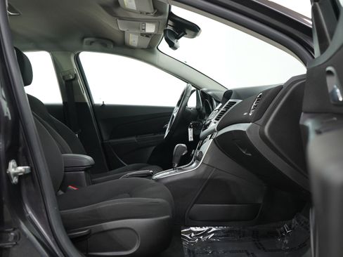 Used 2014 Chevrolet Cruze LT FWD image 11