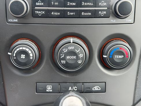 Used 2008 Kia Rondo EX FWD image 28