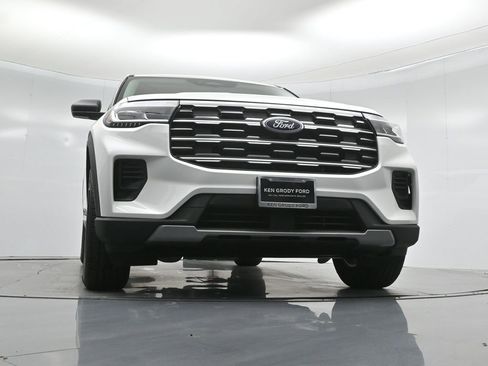 New 2026 Ford Explorer Active image 46