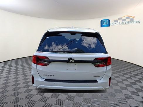 Certified 2025 Honda Odyssey Touring image 5