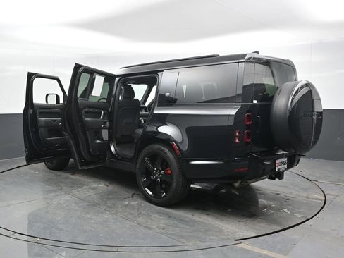 Used 2024 Land Rover Defender 130 X-Dynamic SE image 52