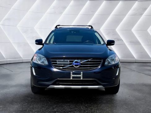 Used 2017 Volvo XC60 T5 Inscription w/ Advanced Package AWD/4WD image 2