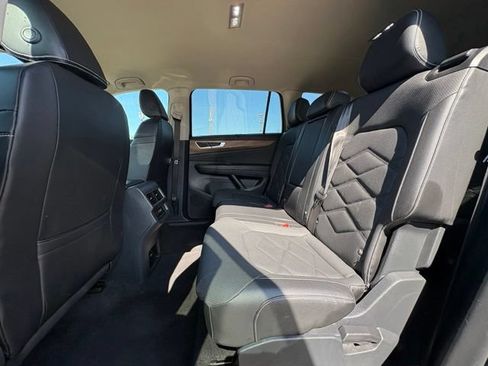 Used 2024 Volkswagen Atlas SE AWD/4WD image 24