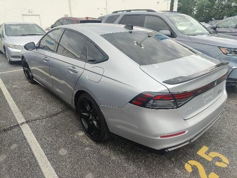Used 2025 Honda Accord Sport image 4