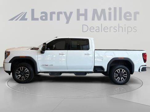 Used 2022 GMC Sierra 2500 AT4 w/ AT4 Premium Plus Package AWD/4WD image 2