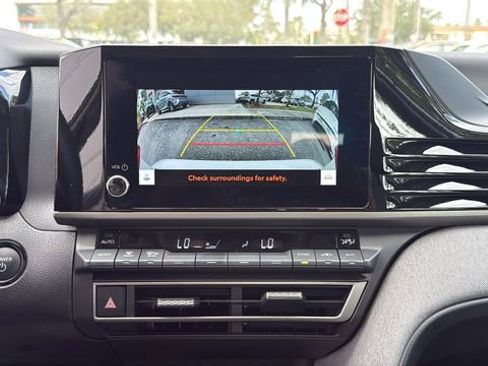 Used 2025 Toyota Camry LE w/ Convenience Package image 24