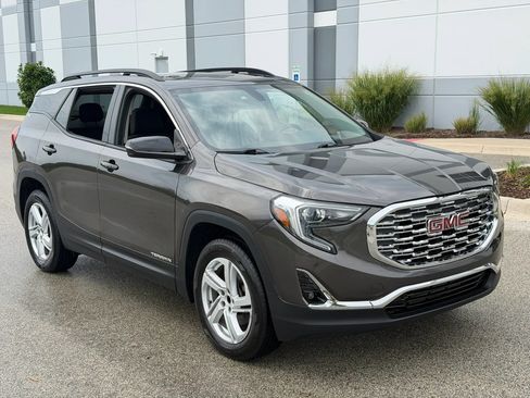 Used 2019 GMC Terrain SLE w/ Driver Convenience Package AWD/4WD image 3