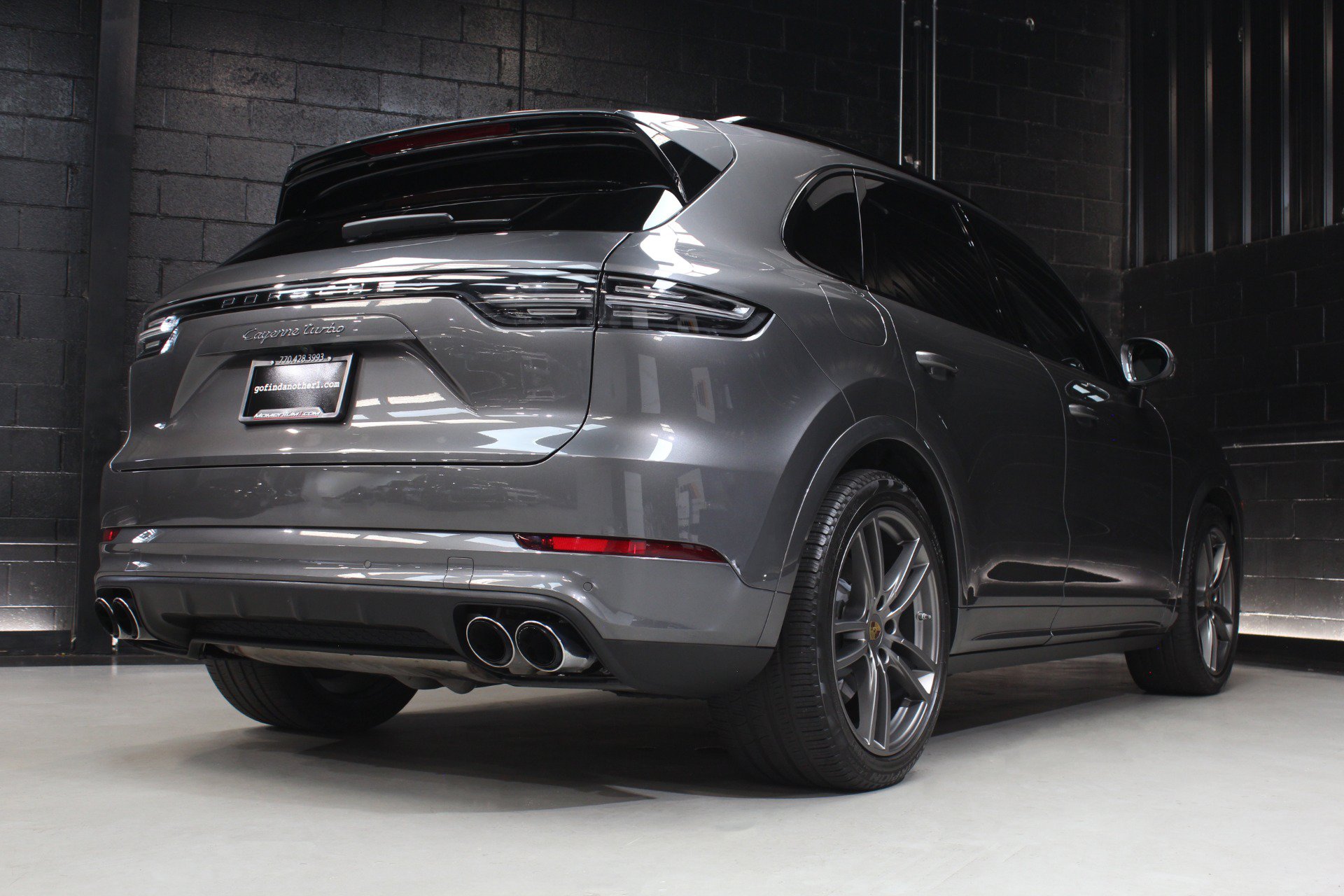 Used 2023 Porsche Cayenne Turbo AWD/4WD image 21