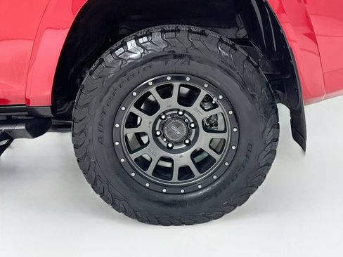 Used 2021 Toyota 4Runner TRD Off-Road Premium w/ Moonroof Package AWD/4WD image 32