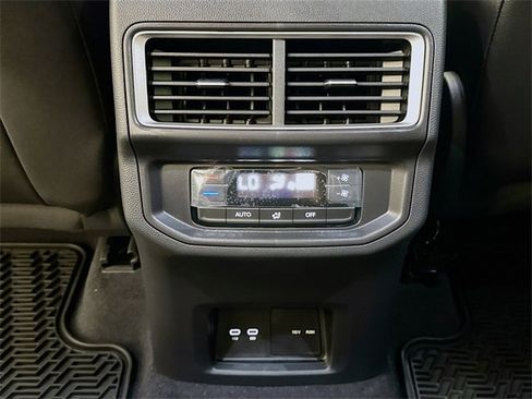 New 2026 Volkswagen Atlas SE image 13