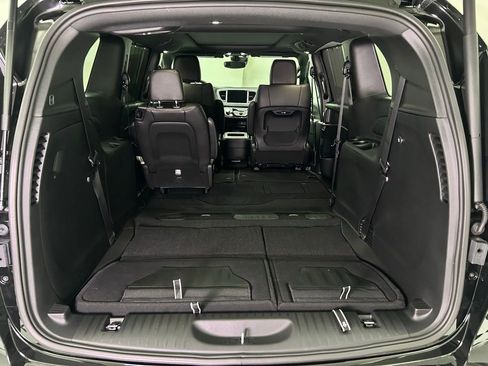 New 2026 Chrysler Pacifica Select image 13