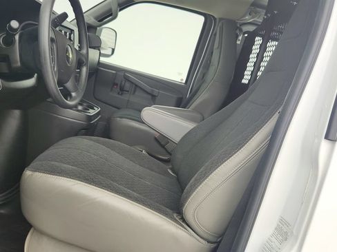 Used 2025 Chevrolet Express 2500 w/ Driver Convenience Package RWD image 10