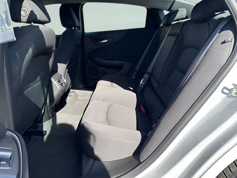 Used 2024 Chevrolet Malibu LT image 40