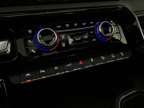 Used 2025 GMC Sierra 1500 AT4X image 19