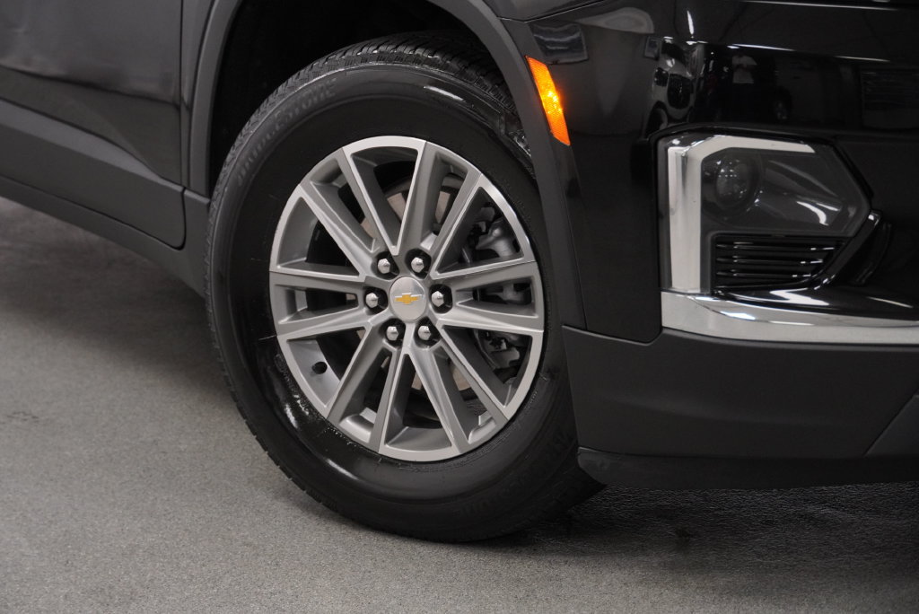Used 2023 Chevrolet Traverse LT FWD image 7