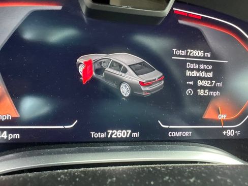 Used 2021 BMW 740i w/ Premium Package RWD image 5