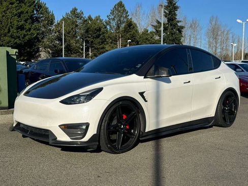 Used 2021 Tesla Model Y Performance image 4