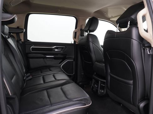 Used 2019 RAM 1500 Laramie AWD/4WD image 13