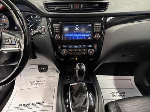 Used 2021 Nissan Rogue Sport SL w/ Premium Package image 18