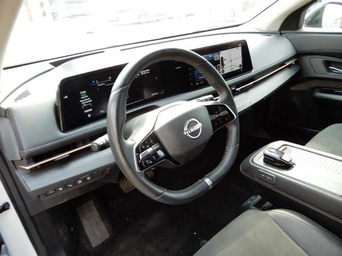Used 2023 Nissan Ariya AWD image 15