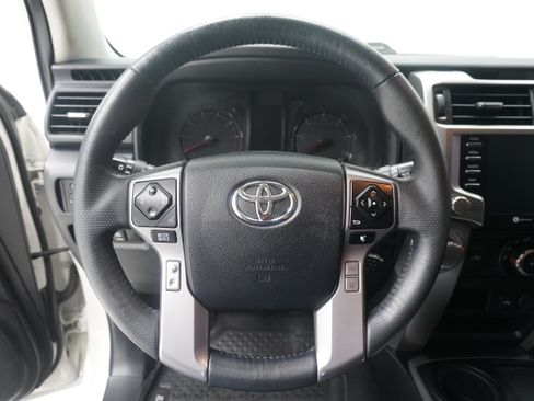 Used 2020 Toyota 4Runner SR5 Premium w/ Moonroof Package RWD image 17