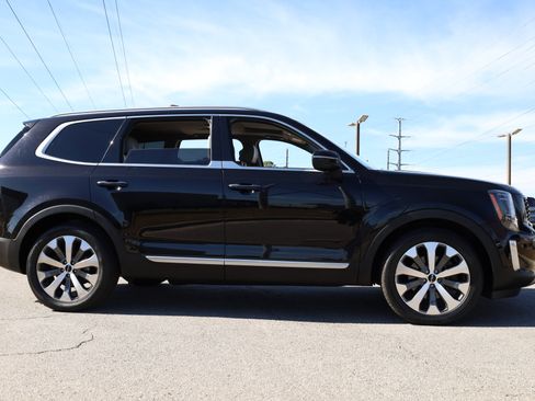 Used 2022 Kia Telluride S image 4
