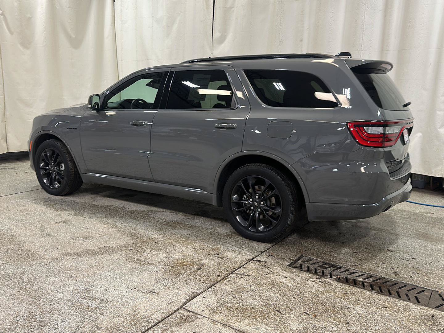 Used 2023 Dodge Durango R/T AWD/4WD image 3