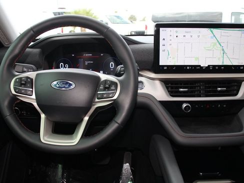 Certified 2025 Ford Explorer Active AWD/4WD image 17